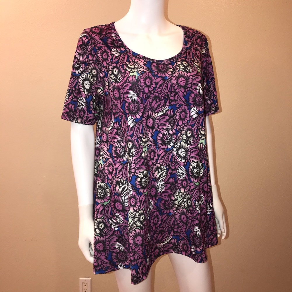 Lularoe Perfect T Tunic Womens Size Small Purple Floral Short Sleeve Relaxed Fit
